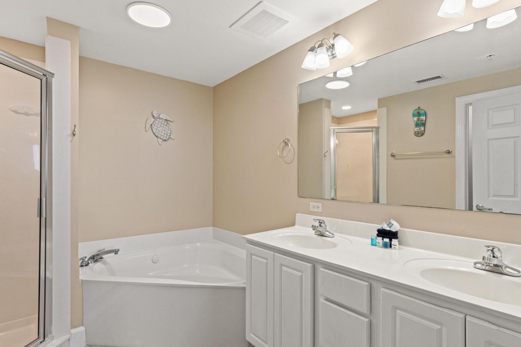 Gulf Front Master Br In Sunrise Beach With Amazing Views! Sleeps 7! Panama City Beach Eksteriør bilde